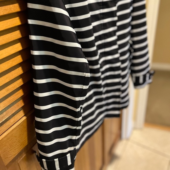 19. WOMENS CROWN & IVY L DETAIL JACKET - Picture 4 of 7